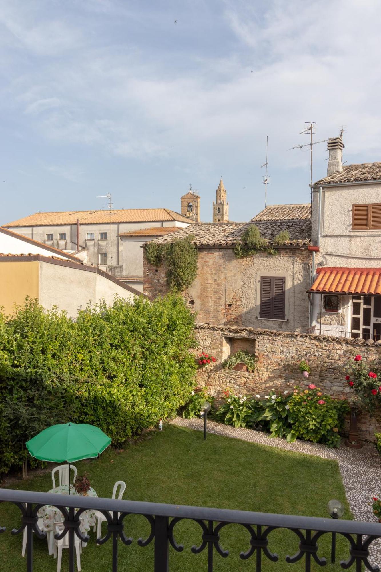 Al Belvedere Apartment II Atri Εξωτερικό φωτογραφία
